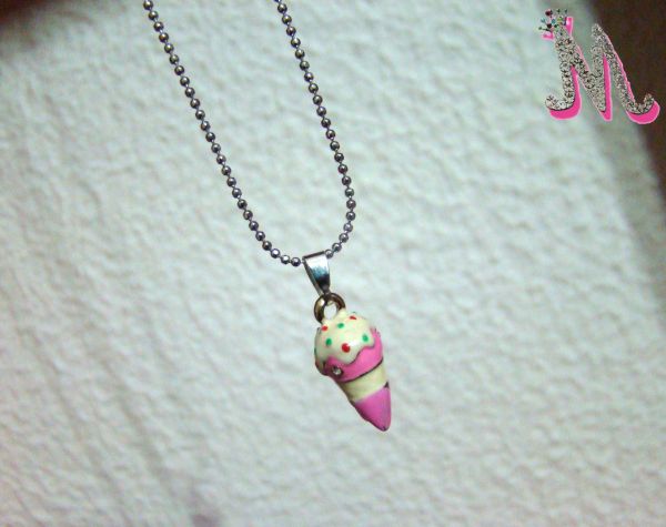 Colar sorvete casquinha (Pink Ice cream)